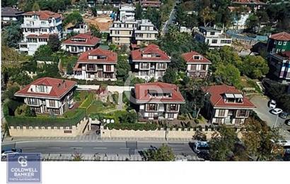 ÜSKÜDAR KISIKLI'DA FIRSAT VİLLA