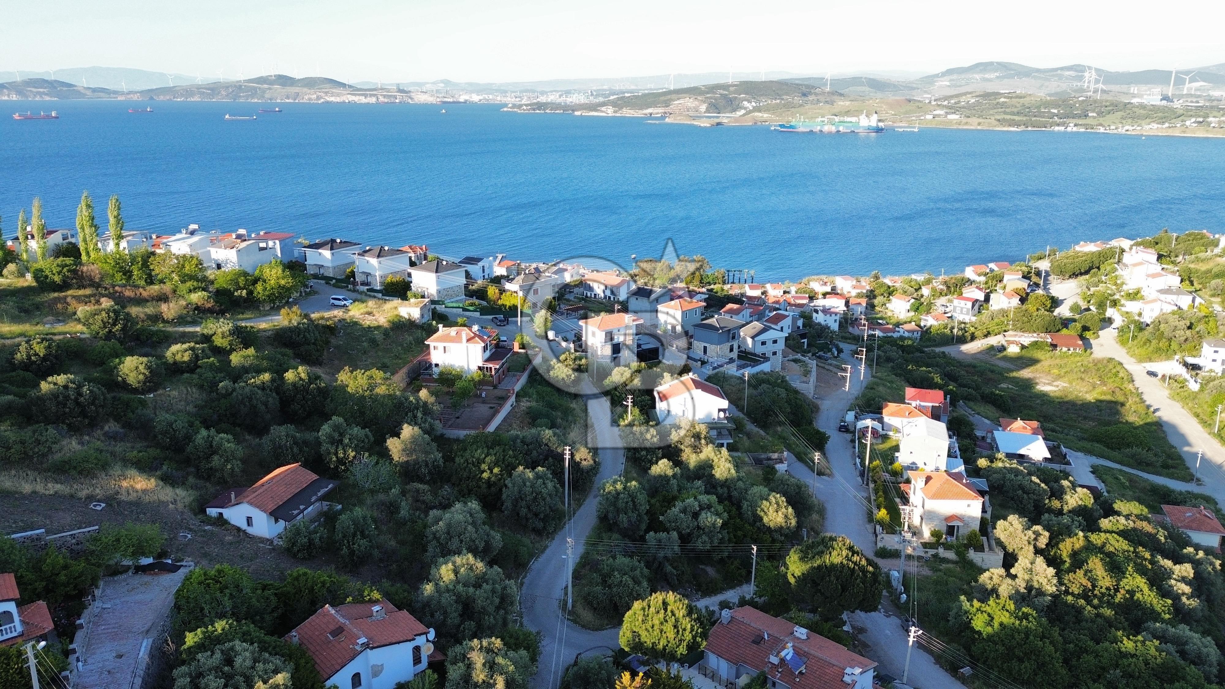 Yenifoça Donatkentte Satılık Arsa