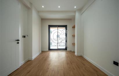 URLA ZEYTİNALANI'NDA SATILIK 3+2 TRİPLEKS VİLLA
