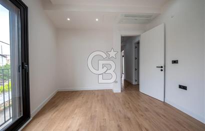 URLA ZEYTİNALANI'NDA SATILIK 3+2 TRİPLEKS VİLLA
