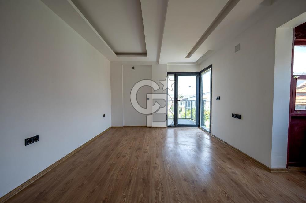 URLA İSKELE MAH. SATILIK 4+1 TRİPLEKS VİLLA
