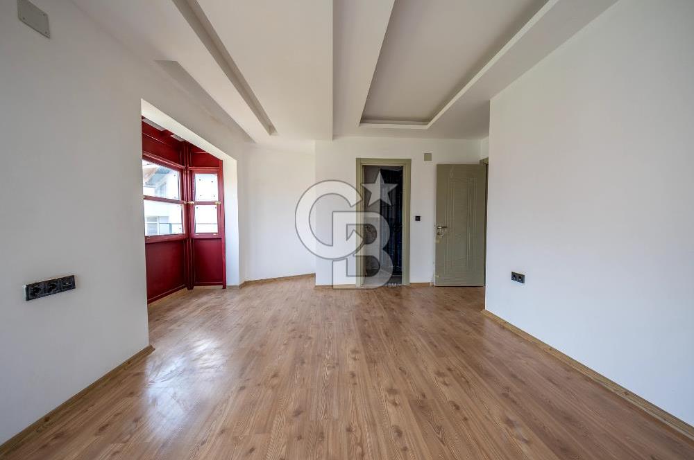 URLA İSKELE MAH. SATILIK 4+1 TRİPLEKS VİLLA