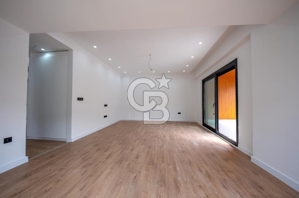 URLA ZEYTİNALANI'NDA SATILIK 3+2 TRİPLEKS VİLLA