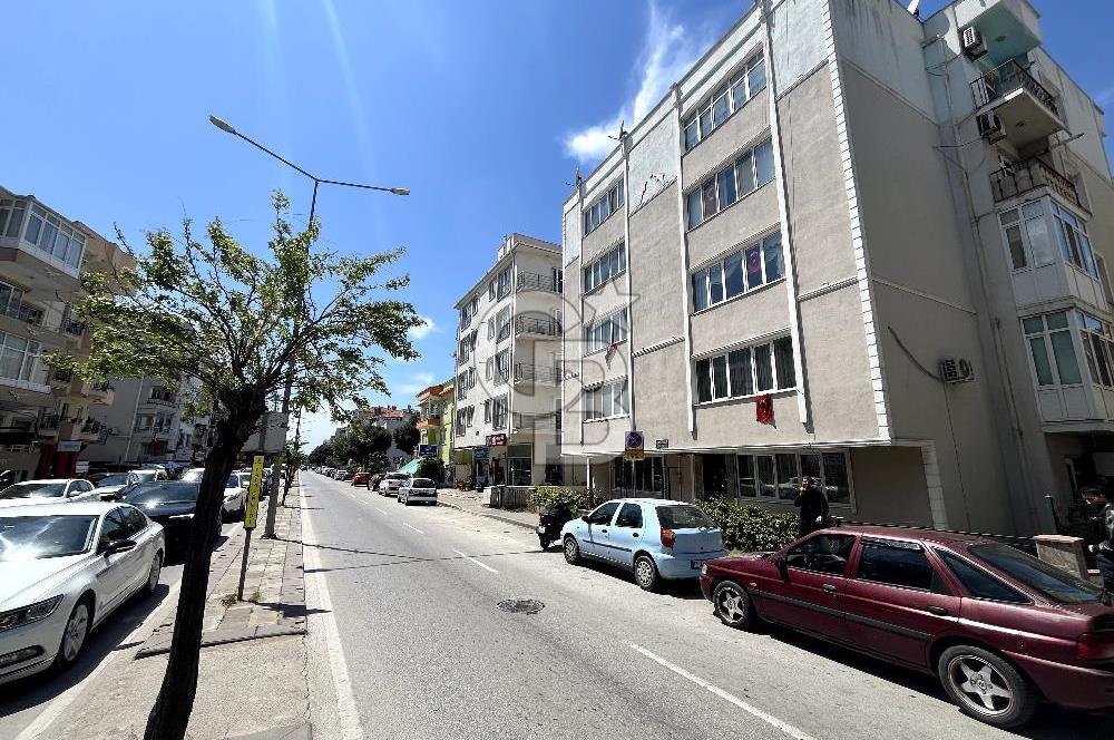 ÇANAKKALE CEVATPAŞADA CADDE ÜZERİ ARAKAT GENİŞ SATILIK 3+1