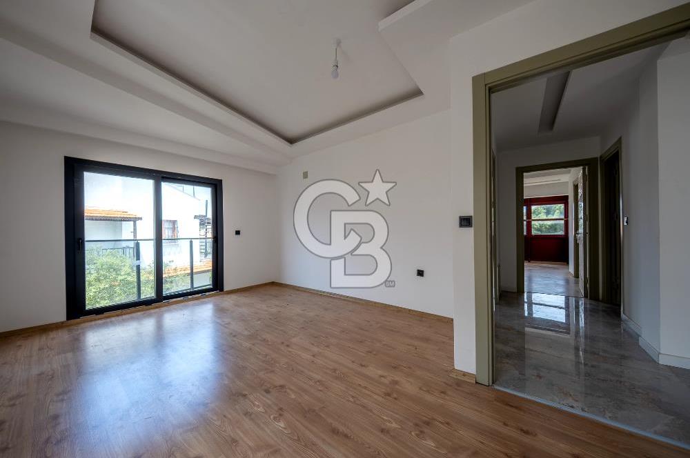URLA İSKELE MAH. SATILIK 4+1 TRİPLEKS VİLLA