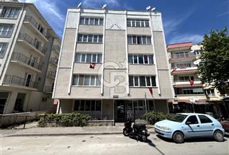 ÇANAKKALE CEVATPAŞADA CADDE ÜZERİ ARAKAT GENİŞ SATILIK 3+1