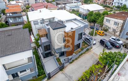 URLA ZEYTİNALANI'NDA SATILIK 3+2 TRİPLEKS VİLLA