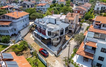URLA İSKELE MAH. SATILIK 4+1 TRİPLEKS VİLLA
