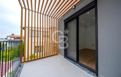 URLA ZEYTİNALANI'NDA SATILIK 3+2 TRİPLEKS VİLLA