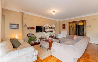 Girne Caddesi Üzerinde Sahile Yakın Satılık 4+1 Daire