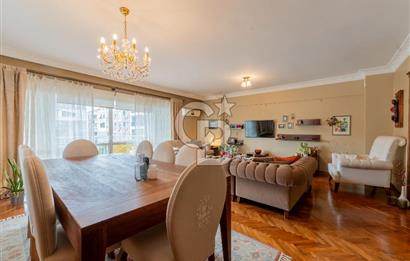 Girne Caddesi Üzerinde Sahile Yakın Satılık 4+1 Daire