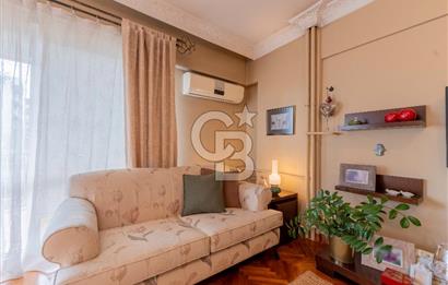 Girne Caddesi Üzerinde Sahile Yakın Satılık 4+1 Daire