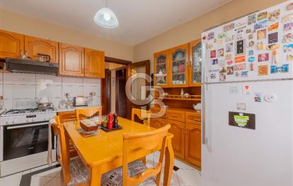 Girne Caddesi Üzerinde Sahile Yakın Satılık 4+1 Daire