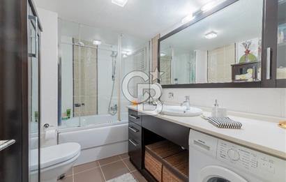 Girne Caddesi Üzerinde Sahile Yakın Satılık 4+1 Daire