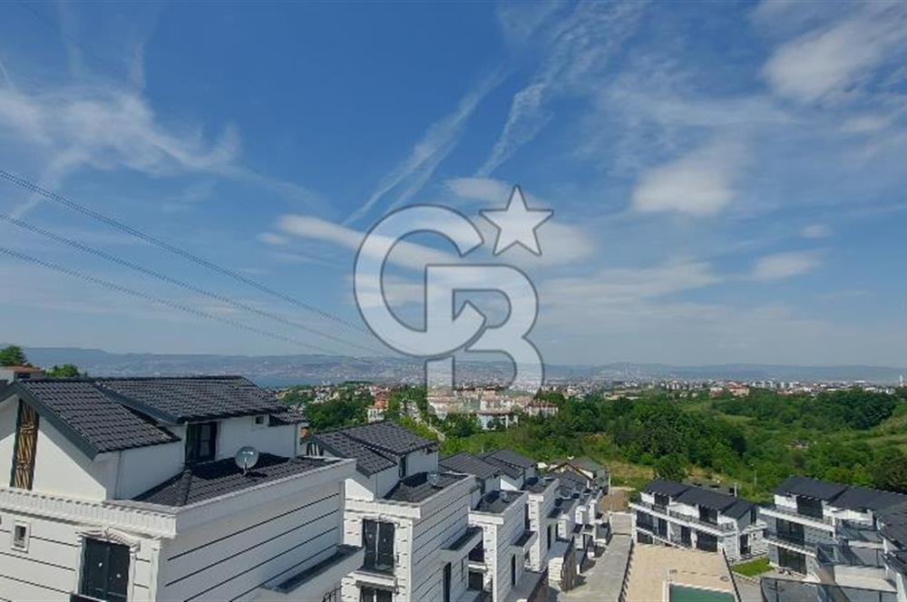 BAŞİSKELE YUVACIK YAKACIKTA SİTE İÇİ 5+2 SATILIK TRİPLEX VİLLA