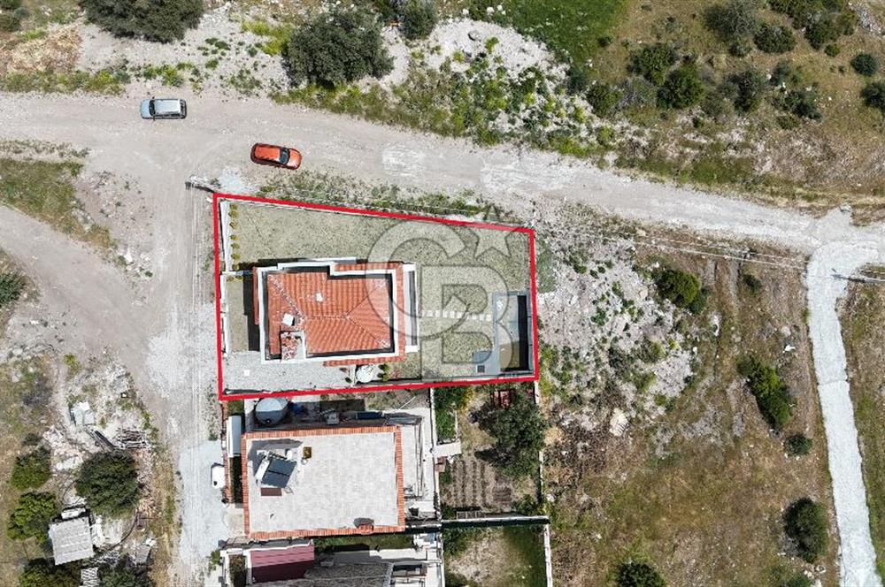 Çandarlı’da Satılık Havuzlu Asansorlu Villa