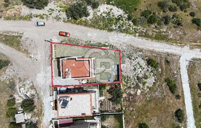 Çandarlı’da Satılık Havuzlu Asansorlu Villa