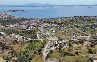 Çandarlı’da Satılık Havuzlu Asansorlu Villa