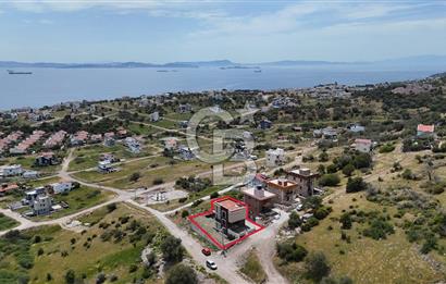 Çandarlı’da Satılık Havuzlu Asansorlu Villa