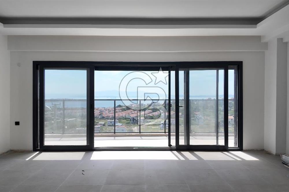 Çandarlı’da Satılık Havuzlu Asansorlu Villa
