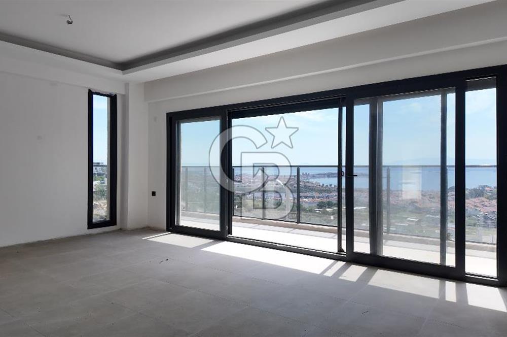 Çandarlı’da Satılık Havuzlu Asansorlu Villa