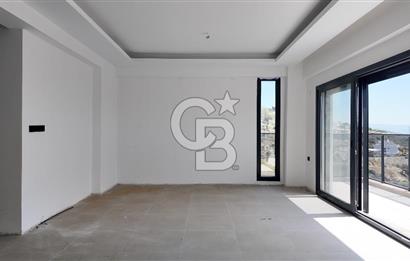 Çandarlı’da Satılık Havuzlu Asansorlu Villa