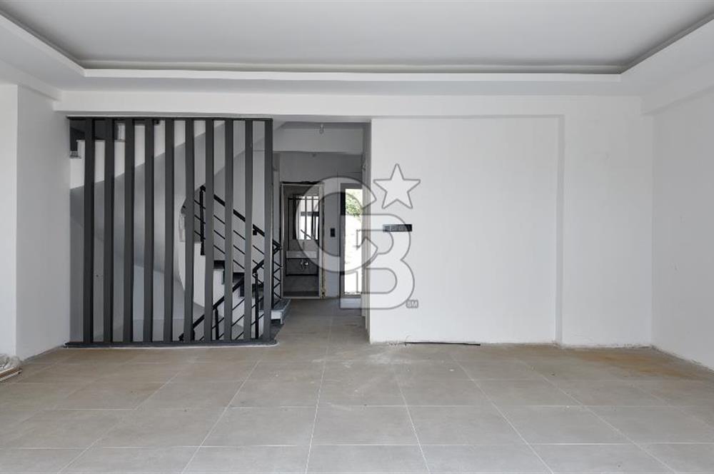 Çandarlı’da Satılık Havuzlu Asansorlu Villa