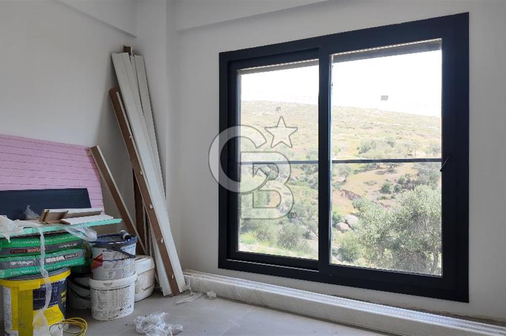 Çandarlı’da Satılık Havuzlu Asansorlu Villa