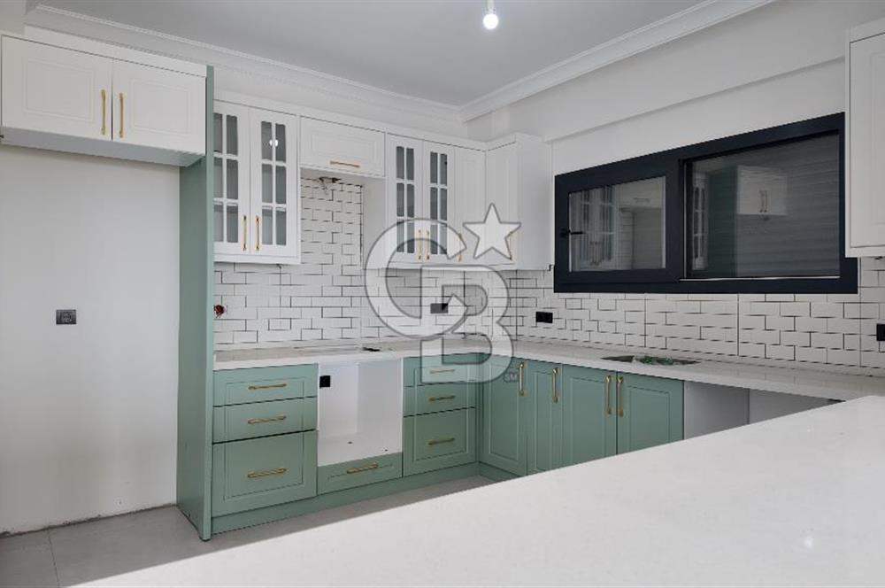 Çandarlı’da Satılık Havuzlu Asansorlu Villa