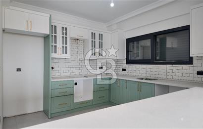 Çandarlı’da Satılık Havuzlu Asansorlu Villa