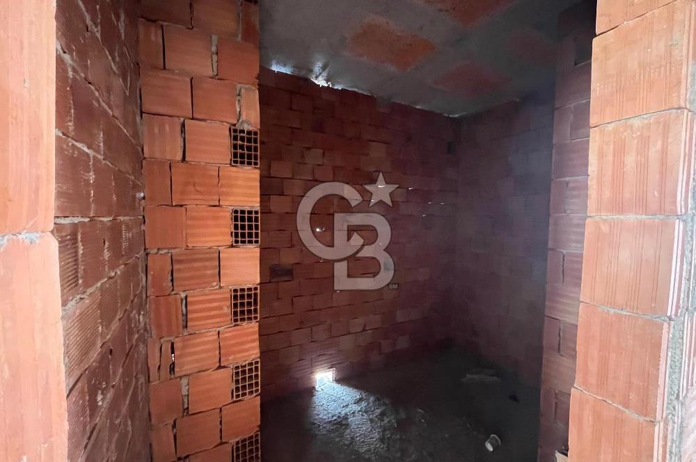 YAKAKENT MERKEZ'DE SATILIK 3 KATLI VİLLA
