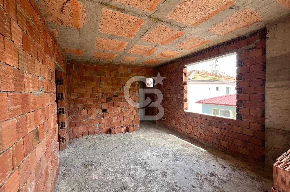 YAKAKENT MERKEZ'DE SATILIK 3 KATLI VİLLA