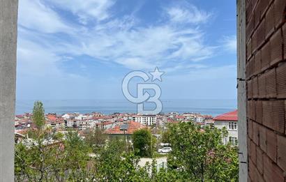 YAKAKENT MERKEZ'DE SATILIK 3 KATLI VİLLA