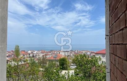 YAKAKENT MERKEZ'DE SATILIK 3 KATLI VİLLA