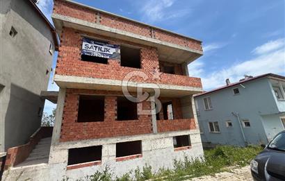 YAKAKENT MERKEZ'DE SATILIK 3 KATLI VİLLA