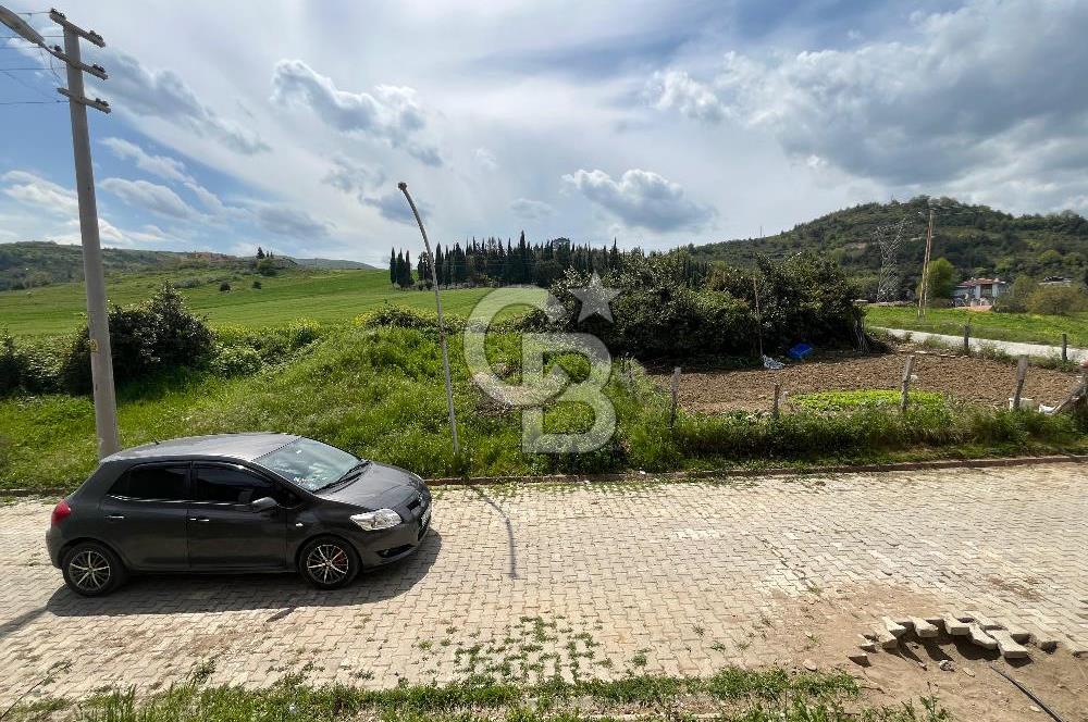 YAKAKENT MERKEZ'DE SATILIK 3 KATLI VİLLA