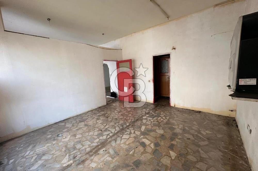 İçerenköy Merkezde Satılık Boş Dükkan