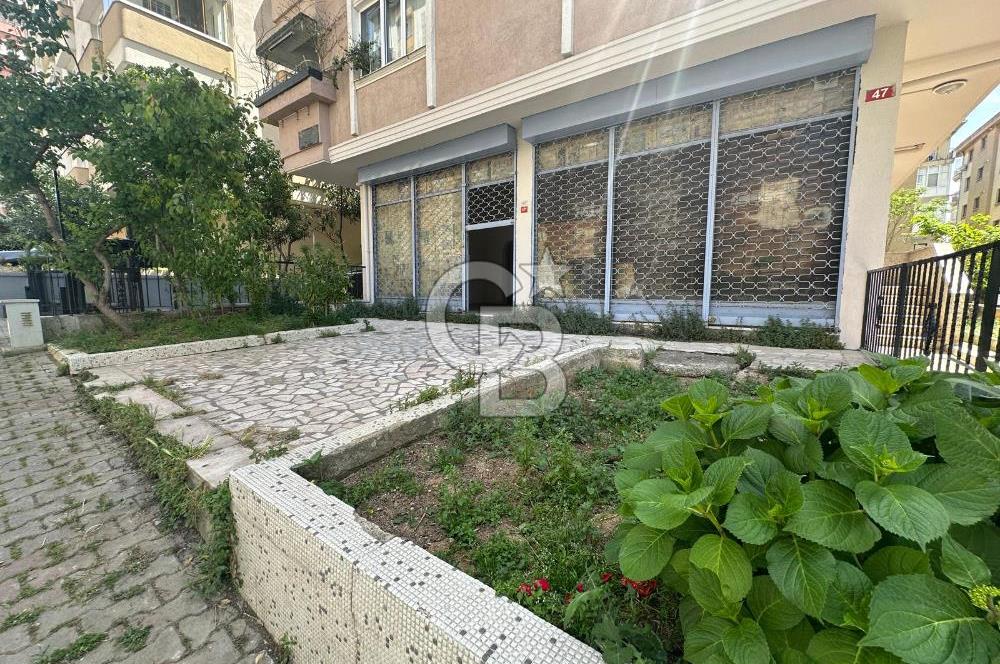 İçerenköy Merkezde Satılık Boş Dükkan