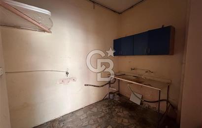İçerenköy Merkezde Satılık Boş Dükkan