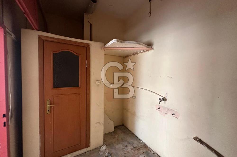 İçerenköy Merkezde Satılık Boş Dükkan