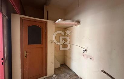 İçerenköy Merkezde Satılık Boş Dükkan