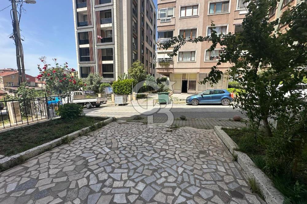 İçerenköy Merkezde Satılık Boş Dükkan
