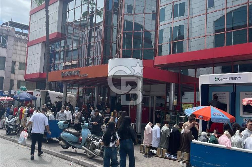 Adana Çakmak Plaza da Zemin Kattan Satılık Dükkan