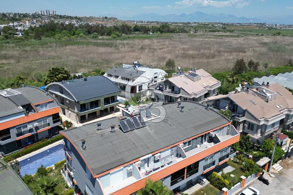 GÜZELOBA'DA MUHTEŞEM TRİPLEX KİRALIK VİLLA