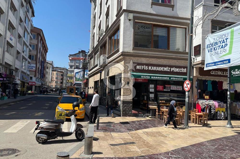ŞEHRİN EN İŞLEK CADDESİNDE KÖŞEBAŞI KONUMUNDA SATILIK İŞYERİ