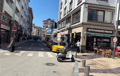 ŞEHRİN EN İŞLEK CADDESİNDE KÖŞEBAŞI KONUMUNDA SATILIK İŞYERİ