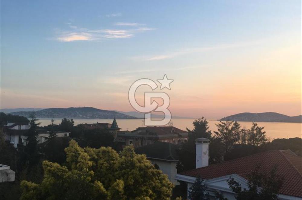 DRAGOS'TA DENİZ MANZARALI 500 M2 HAVUZLU,BAHÇELİ 8+2 VİLLA