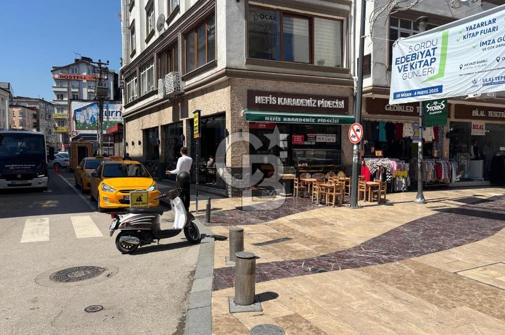 ŞEHRİN EN İŞLEK CADDESİNDE KÖŞEBAŞI KONUMUNDA SATILIK İŞYERİ