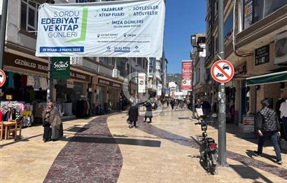 ŞEHRİN EN İŞLEK CADDESİNDE KÖŞEBAŞI KONUMUNDA SATILIK İŞYERİ