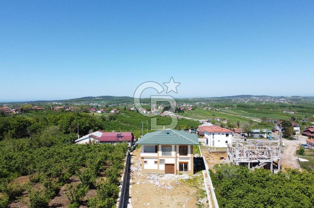 Kandırada Ana Yol Üzeri Satılık 1800m² Arsa İçinde Satılık Villa